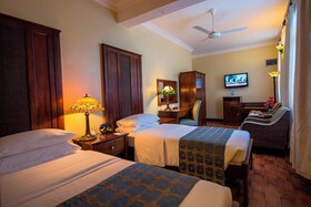 Protea Hotel Dar es Salaam Courtyard