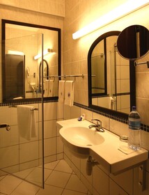 Protea Hotel Dar es Salaam Courtyard