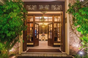 Protea Hotel Dar es Salaam Courtyard