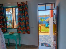 Pineapple House