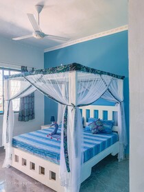 Pineapple House