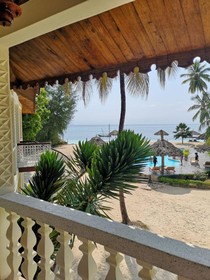 Smiles Beach Hotel