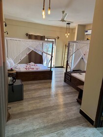 Villa Peace And Color