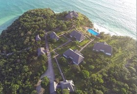 Pearl Beach by Sansi