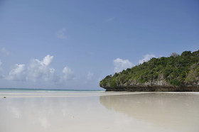 Pearl Beach by Sansi