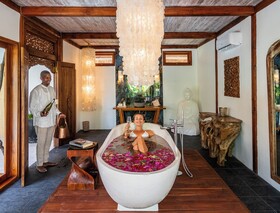 Sensations Eco Chic Hotel