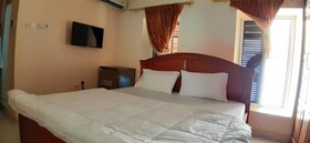 Venice Hotel And Apartment
