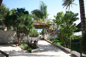 Moonshine Uroa Boutique Hotel