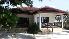 Moonshine Uroa Boutique Hotel