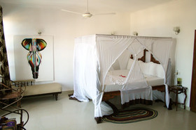Moonshine Uroa Boutique Hotel