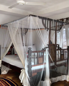Moonshine Uroa Boutique Hotel