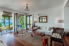 Kandili Villa