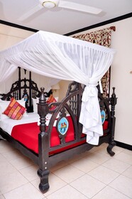 Forodhani Park Hotel