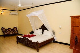 Forodhani Park Hotel
