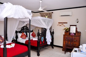 Forodhani Park Hotel