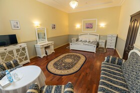 Guest House 1812