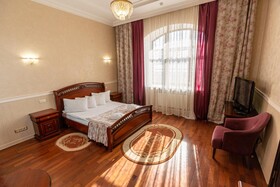 Guest House 1812