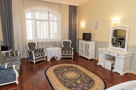 Guest House 1812