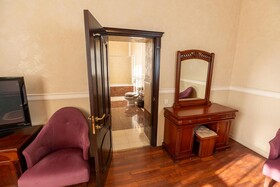 Guest House 1812