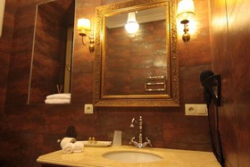 Theatre Boutique Apart Hotel