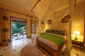 Papyrus Guesthouse Entebbe