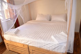 Bunyonyi Apple Farm Stay
