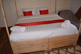 Bunyonyi Apple Farm Stay