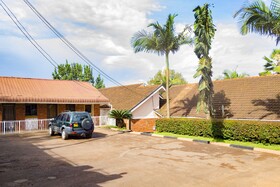 Matsiko Gardens And Hotel