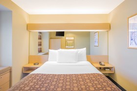 Microtel Inn & Suites by Wyndham Albertville