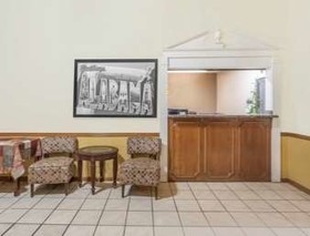 Super 8 by Wyndham Athens