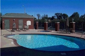 Holiday Inn Express & Suites Auburn - University Area