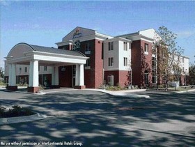 Holiday Inn Express & Suites Auburn - University Area