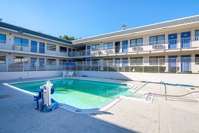 Motel 6 Birmingham Bessemer