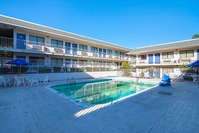 Motel 6 Birmingham Bessemer