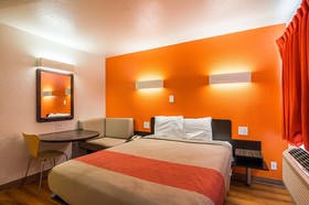 Motel 6 Birmingham Bessemer