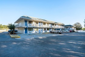 Motel 6 Birmingham Bessemer