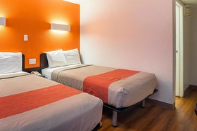 Motel 6 Birmingham Bessemer