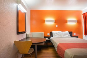 Motel 6 Birmingham Bessemer