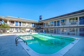 Motel 6 Birmingham Bessemer