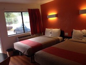 Motel 6 Birmingham Bessemer