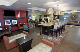 Hampton Inn Birmingham Colonnade