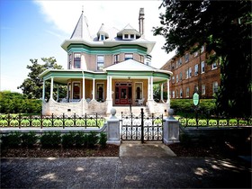 Hassinger Daniels Mansion Guest House