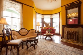 Hassinger Daniels Mansion Guest House