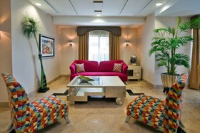 Holiday Inn Express & Suites Birmingham - Inverness 280