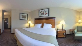 Holiday Inn Express & Suites Birmingham - Inverness 280