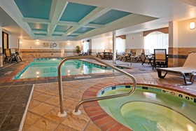 Holiday Inn Express & Suites Birmingham - Inverness 280
