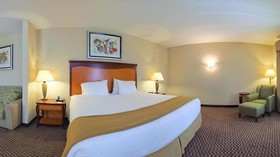 Holiday Inn Express & Suites Birmingham - Inverness 280
