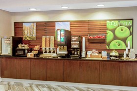 La Quinta Inn & Suites by Wyndham Birmingham Hoover
