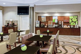 La Quinta Inn & Suites by Wyndham Birmingham Hoover