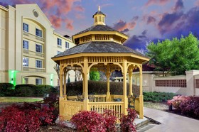 La Quinta Inn & Suites by Wyndham Birmingham Hoover